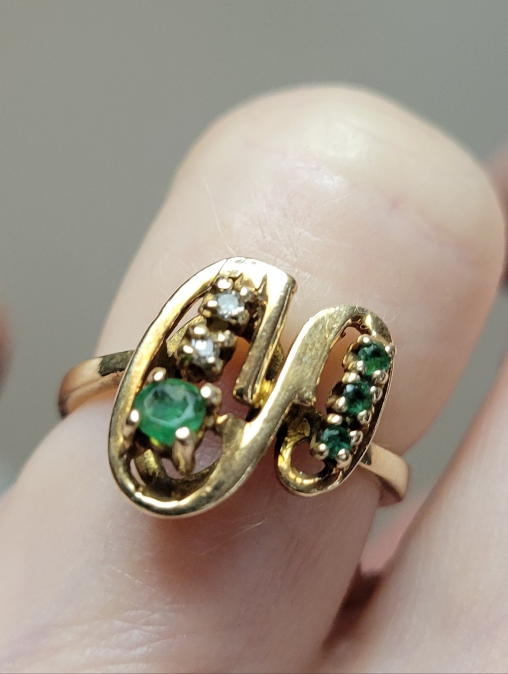Vintage Genuine Emerald and Diamond ring 10K Yellow Gold